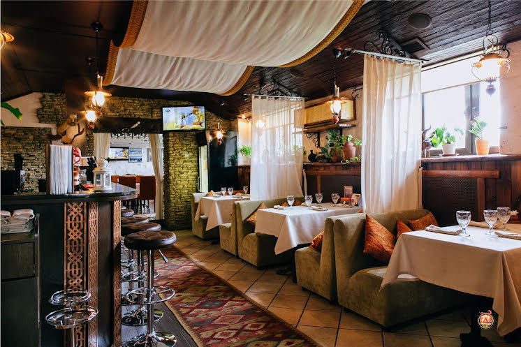 Барный зал в «Мацони на Луначарского» фотография №2