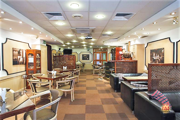 Зал Boutique Whisky bar в «Чайка и Бурлак» фотография №15