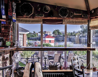  ресторан Tom Sawyer Veranda