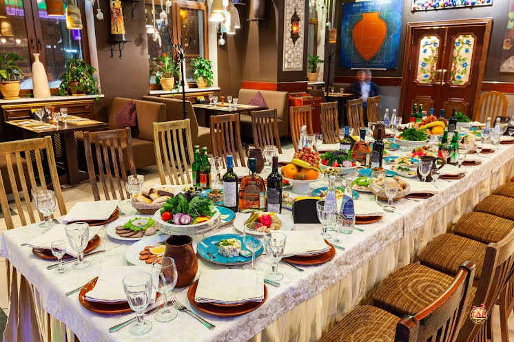 Основной зал ресторана в «Очаг Grill» фотография №10