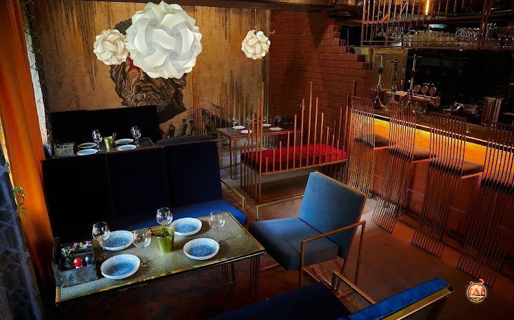 Основной Зал в «Haze Bar на Бажова» фотография №3