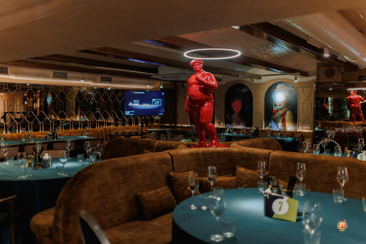 Зал на 2 этаже  в «Mixtura bar» фотография №6