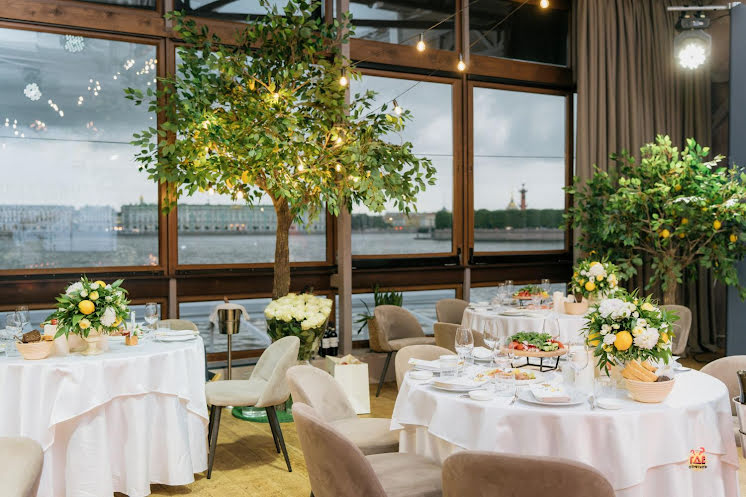 Банкетный зал  в «Ресторан-корабль "Магадан"» фотография №11