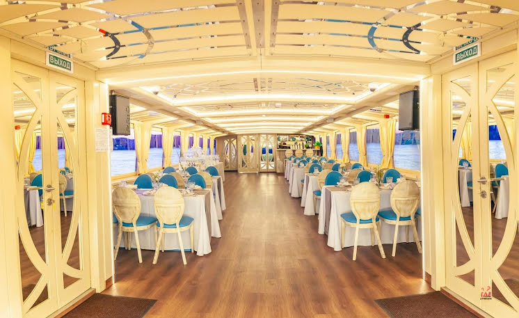 Палуба в «Теплоход "Северное сияние"» фотография №2