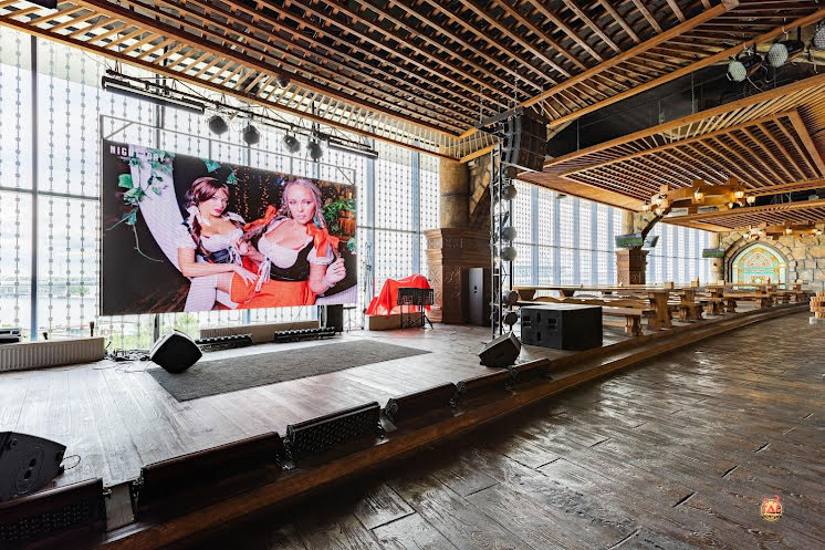 Основной зал в «Папаша Клаусс» фотография №8