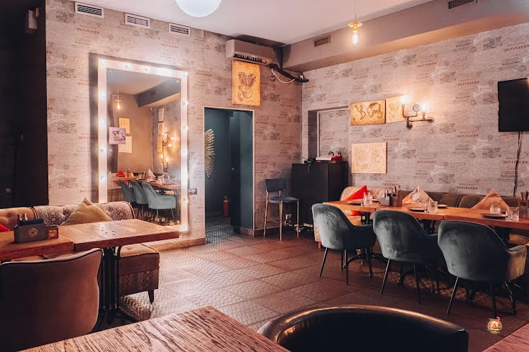 Зал "Караоке" в «Feromon Primorskaya» фотография №3