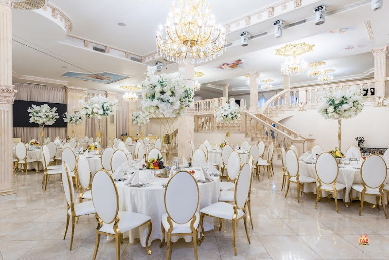 Император Холл фотография №8