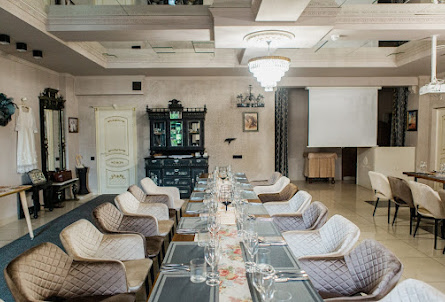 Зал "Прекрасной Елены" в Зал "Колониальный"