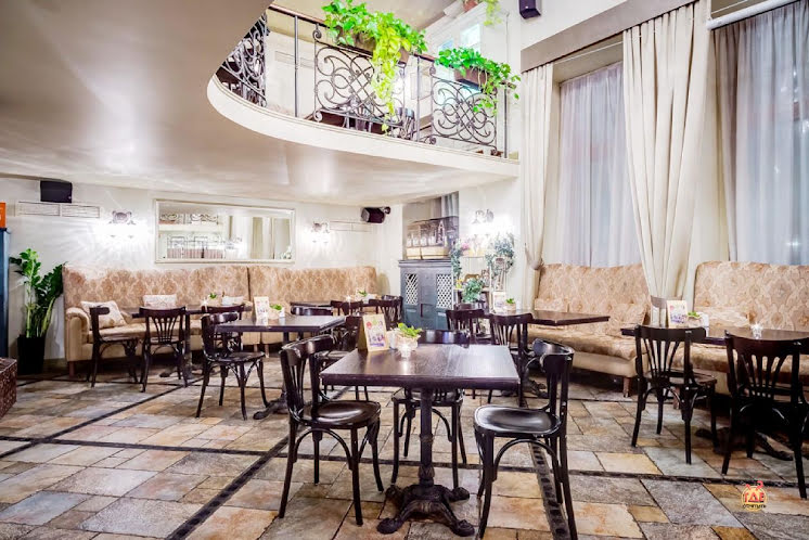 Зал «Колуар» в «Сенполия» фотография №9