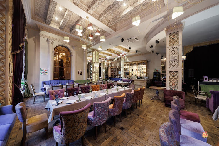 Основной зал в «Вах Генацвале» фотография №17