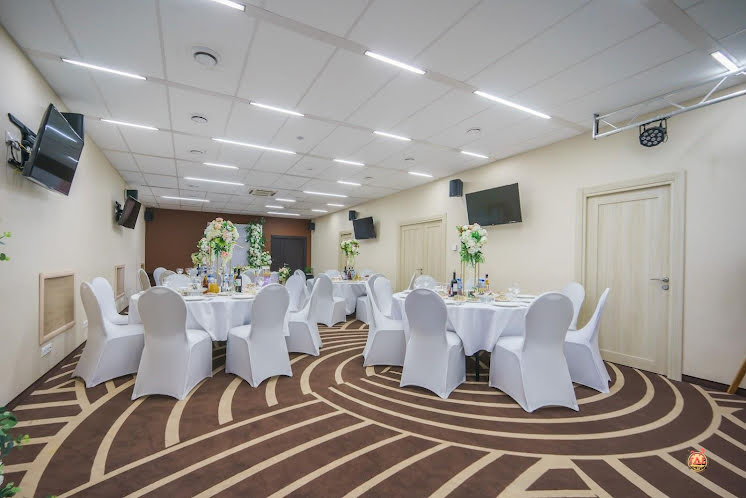 Большой банкетный зал в «BISCAFE» фотография №1