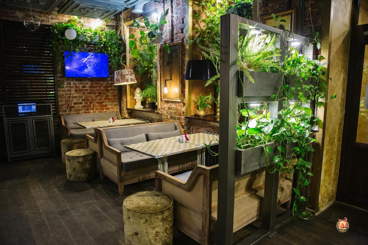 Основной зал  в «Плюш» фотография №6