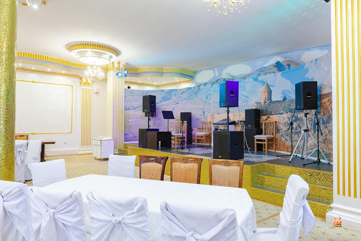 Основной зал в «Шарль Азнавур Фазенда» фотография №6