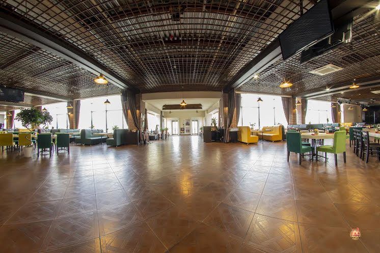 Основной зал в «Frau Gross» фотография №7