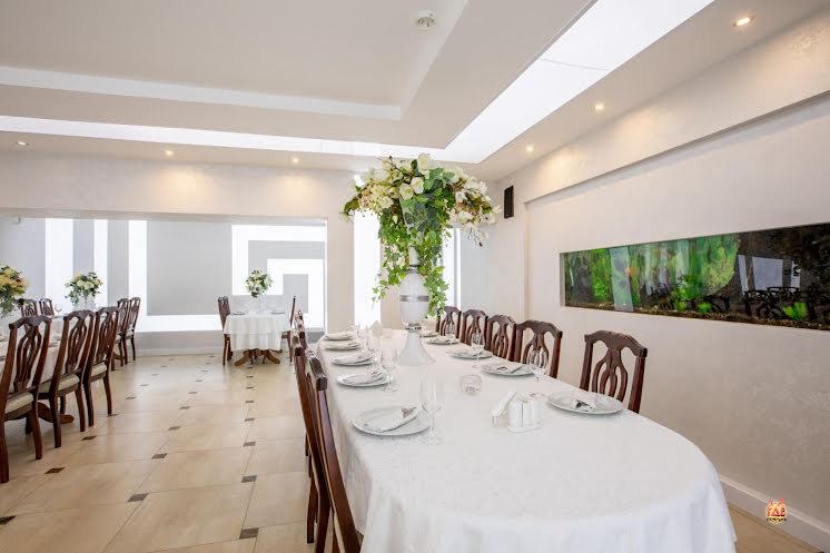 Малый зал в «У Эдуарда» фотография №5