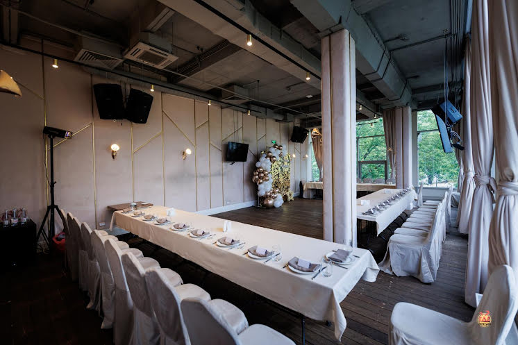 Большой караоке зал в «Сытый лось на Большой Семёновской» фотография №12