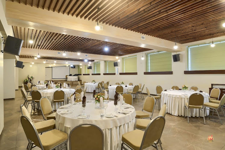 Ореховый зал в «Attimo» фотография №6