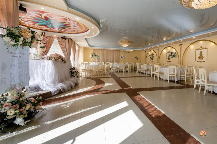 Большой зал в «Версаль» фотография №5