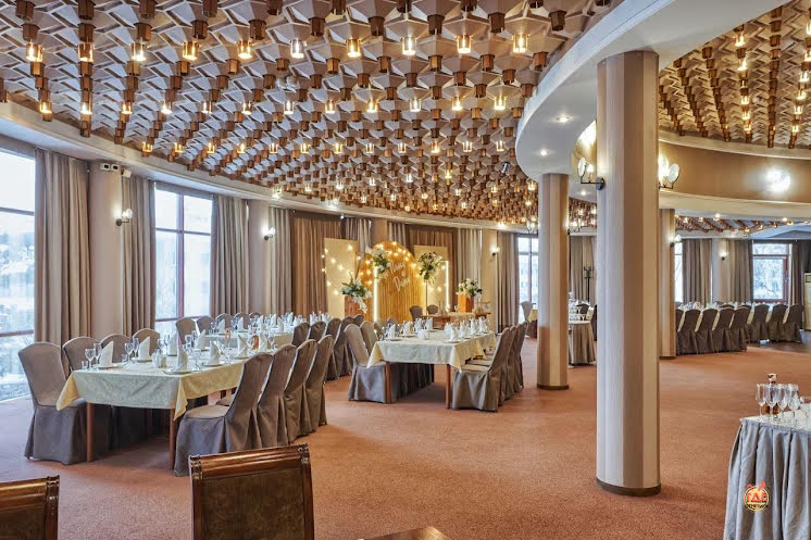 Зал ресторана в «Глобус» фотография №10