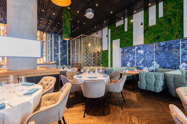 Основной зал в «Лето» фотография №7