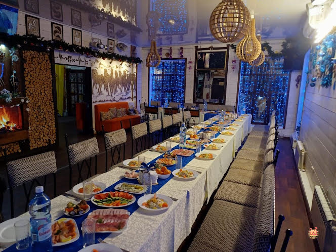 Основной зал в «Сытый ёж» фотография №8