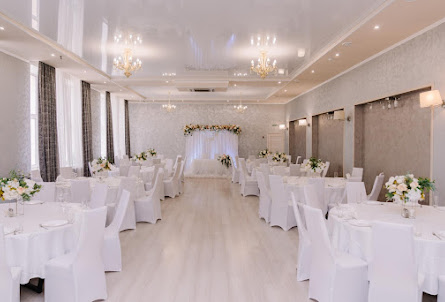 Большой зал  в Бильярдный зал