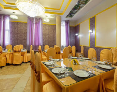  ресторан У Озера ​на Героев Космоса