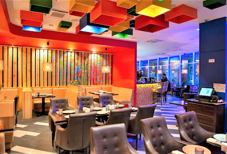 Основной зал в VIP-зал на 10 человек