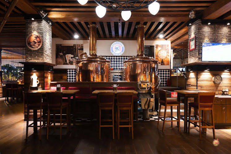 Основной зал в «Paulaner» фотография №3