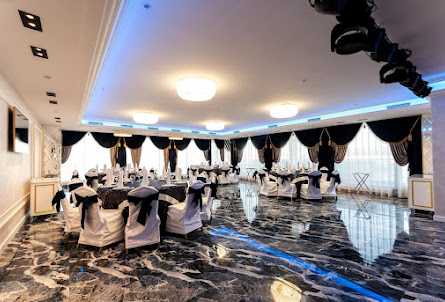 Малый зал  в Малый зал 