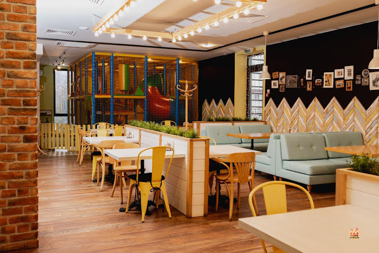 Основной зал в «Избушка на Михалевском» фотография №11