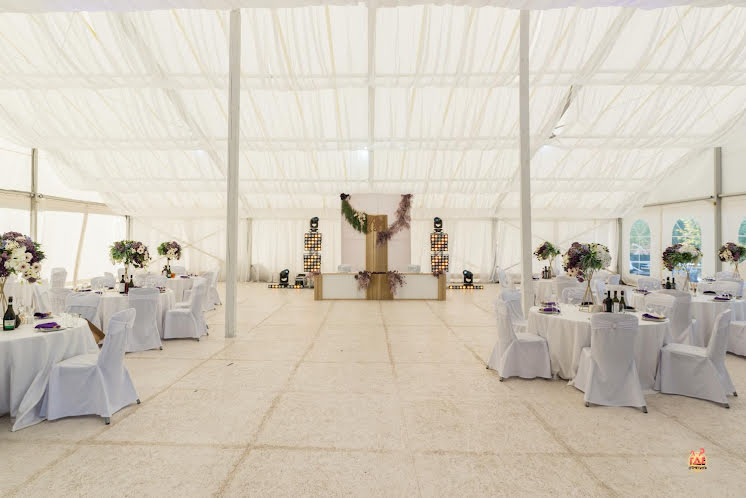 Шатер у пруда в «Sofrino Park» фотография №12