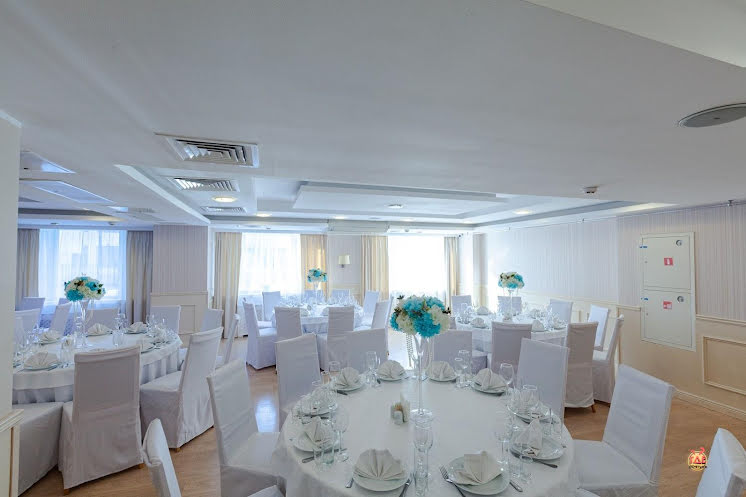 Ресторан  в «Marins Park Hotel Mocква Пражская» фотография №14