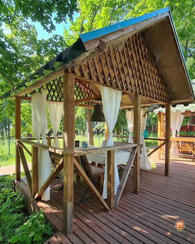 Беседка в летнем ресторане в «Дубрава» фотография №1