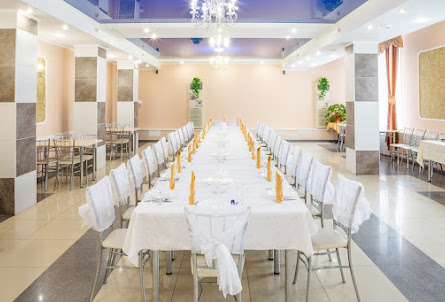 Зал на 100 человек  в Зал на 15 человек 