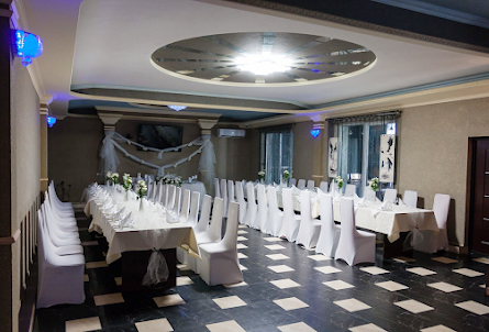 Большой зал в Малый зал