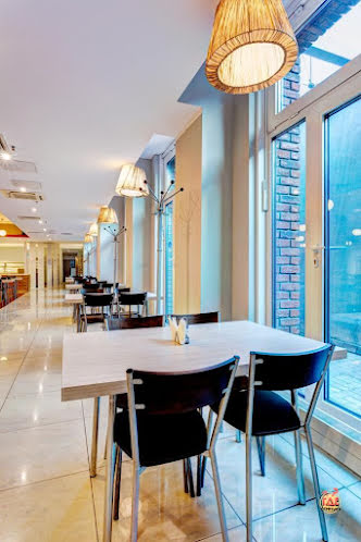 Основной зал в ««Трапеza» на Нижнем Сусальном переулке» фотография №6