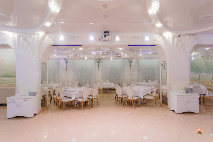 Основной зал в «Лето» фотография №17