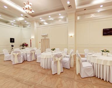 День рождения в Almond