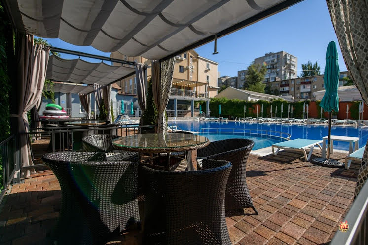 Бассейн "Шери Парк" в «Шери Холл» фотография №1