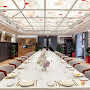 Основной зал  в «BISTROT 44»