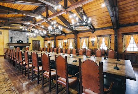 Зал «Рыцарский» в Ресторан «У дуба»