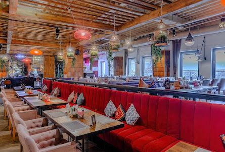 Основной зал  в Малый зал 