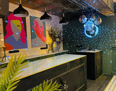  ресторан МАЙ Москва на Курской