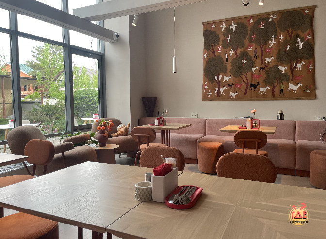 Основной зал в «Коза Тапас» фотография №14