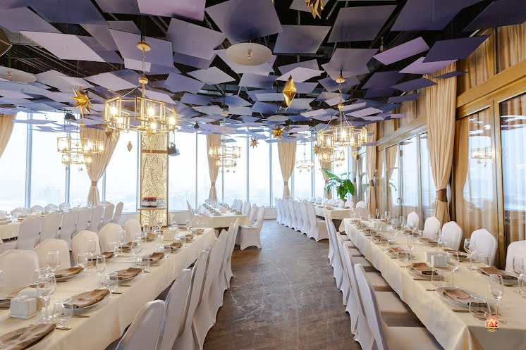 Основной зал в «Сытый лось на Кунцево» фотография №9