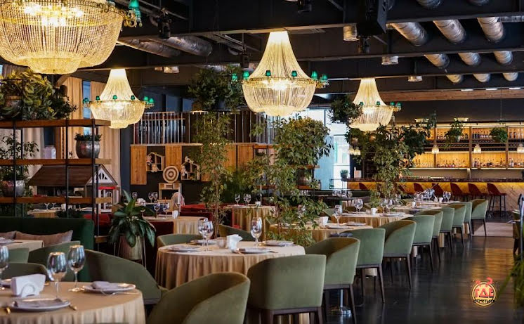 Банкетный зал на 2 этаже  в «Амбассадори» фотография №6