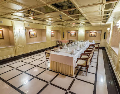  ресторан ЛЕОН на Металлургов