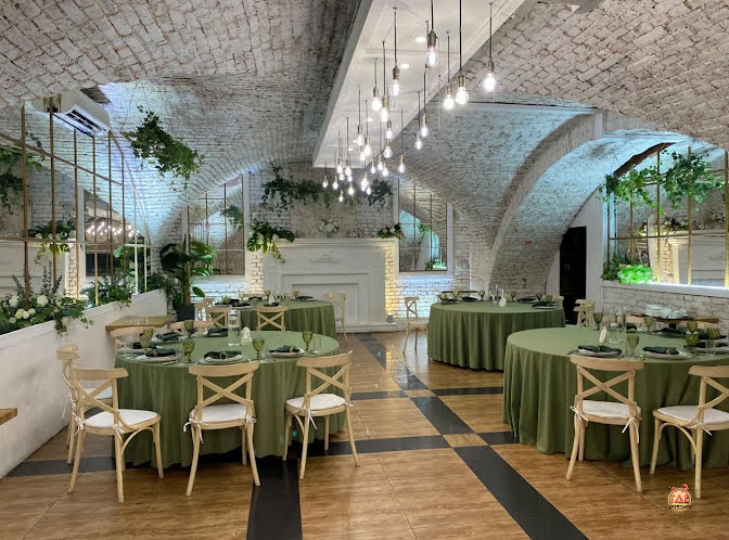 Основной зал в «Буржуй» фотография №2