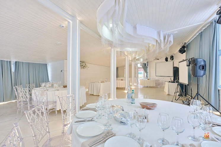 Основной зал в «Ялта» фотография №8